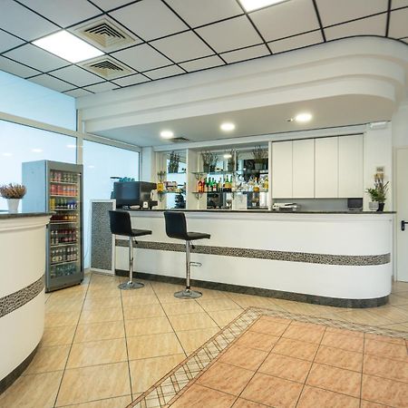 Hotel Aldebaran - Rimini Marina Centro Екстериор снимка